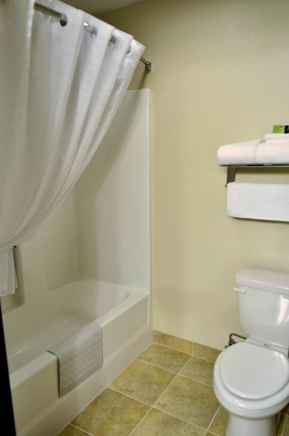 Cobblestone Inn & Suites - Лейк-Вью Экстерьер фото
