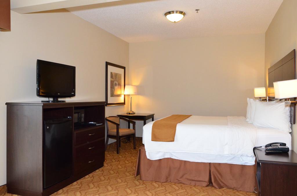 Cobblestone Inn & Suites - Лейк-Вью Номер фото